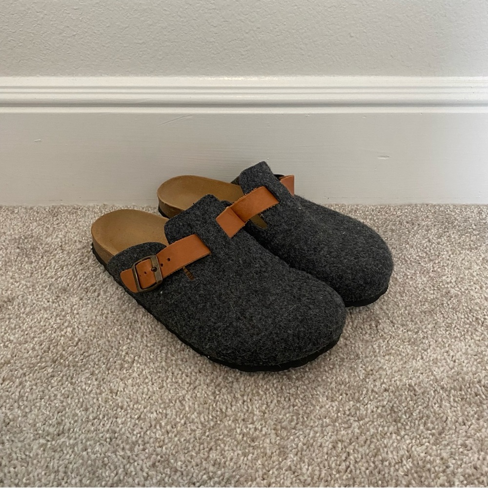 Mandel grey felt cork sole clogs 42